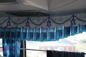 detalle de la decoración del autobús